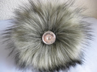 Fakefur Pompom Wolf with Button
